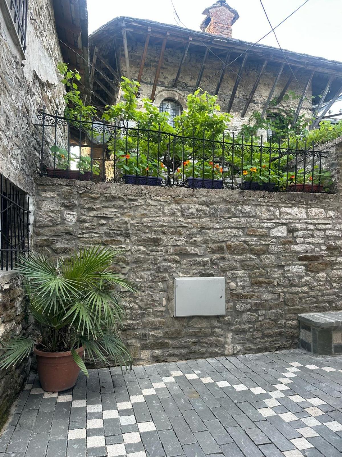 Traditional House Shapllo Гирокастра Экстерьер фото